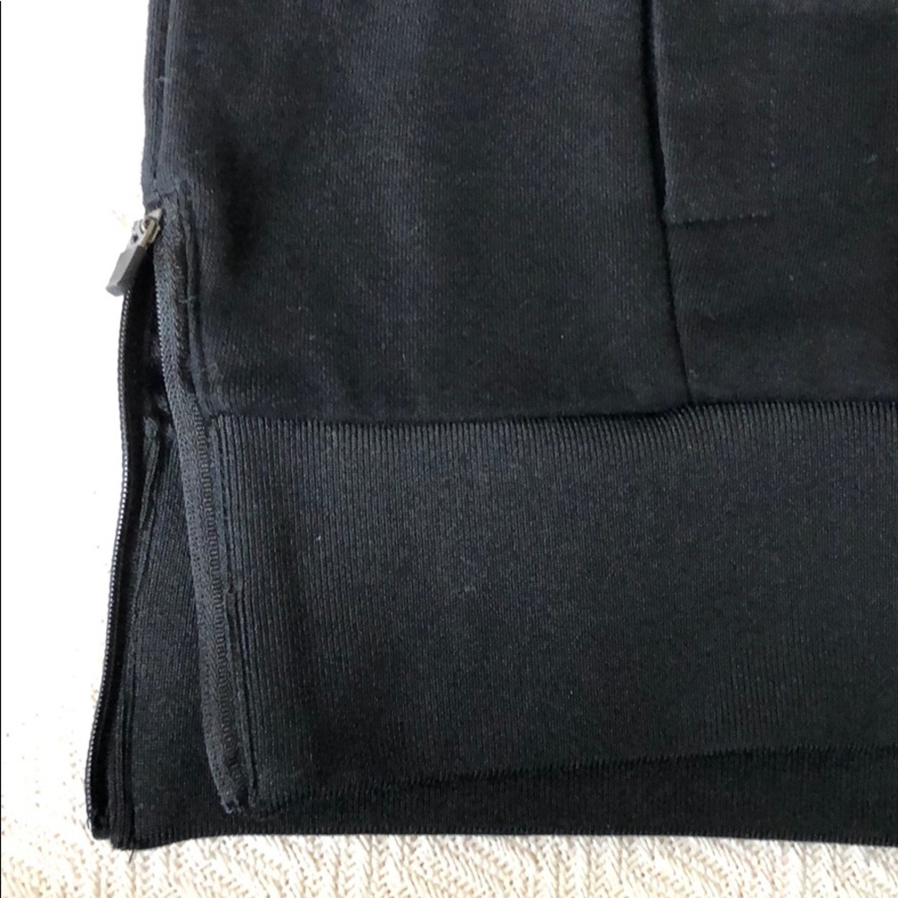 black pullover sweater - Picture 3 of 4